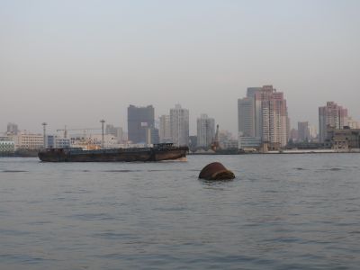 Le fleuve Huangpu près de Nanpu Bridge