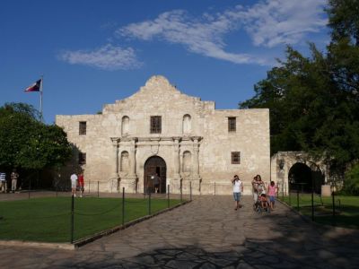 La façade de l'Alamo.