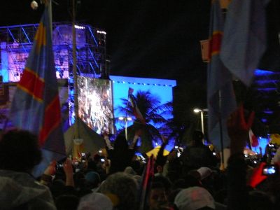 L'accueil du Pape sur la plage de Copacabana.