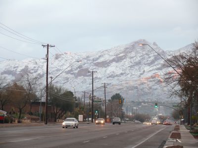 Les montagnes enneigées jeudi.